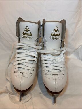 JACKSON Ultima Mystique Size 4.5 Ice Skates